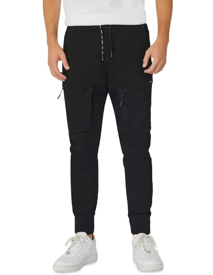 The W21 Armoured Drifter Spray Black